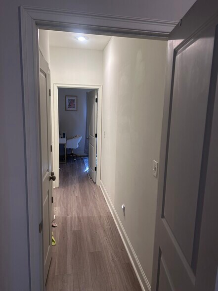 Building Photo - 200 Taylor Cottage Cv