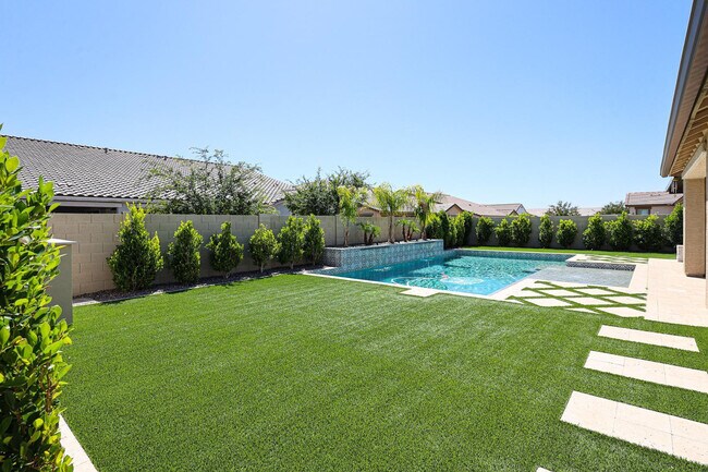 Building Photo - 25689 N 140th Ln