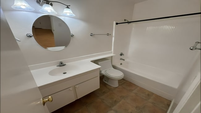Building Photo - Modern Culver City Gem: Spacious 2-Bed Con...