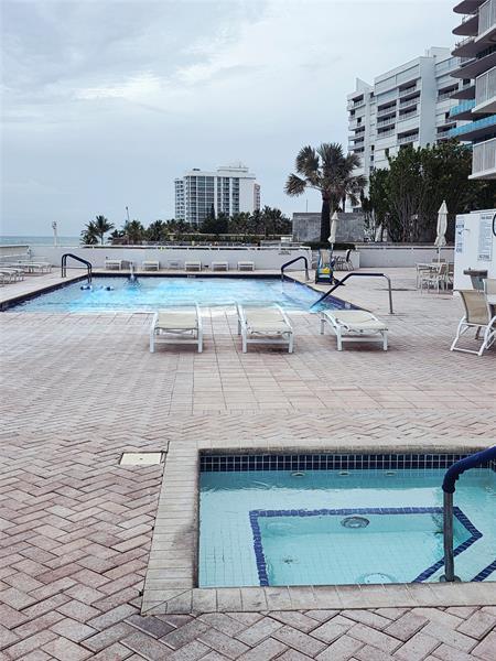 Building Photo - 1370 S Ocean Blvd