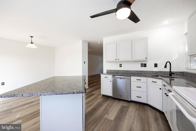 Building Photo - 112 Whistling Swan Ln