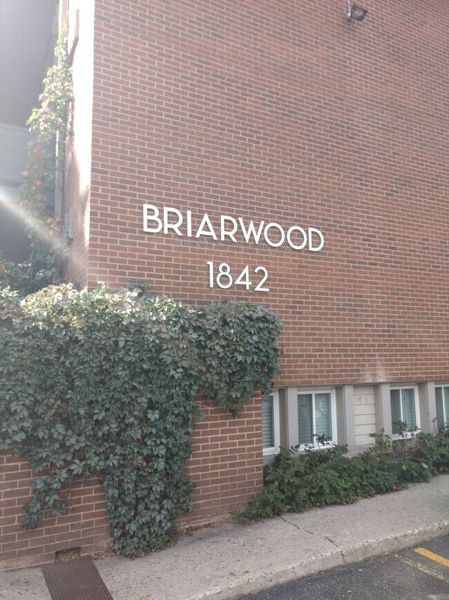 Building Photo - Cozy 1B/1B Condo off Canyon in Downtown Boulder - Available May 8!