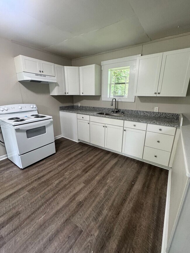 Building Photo - 307 Crawford Ln