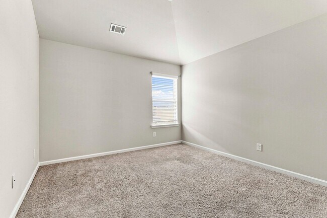 Building Photo - 636 Amrose Way