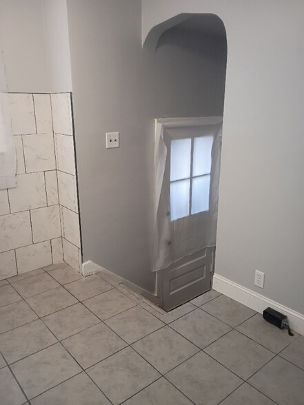 Building Photo - 3502 River Park Dr