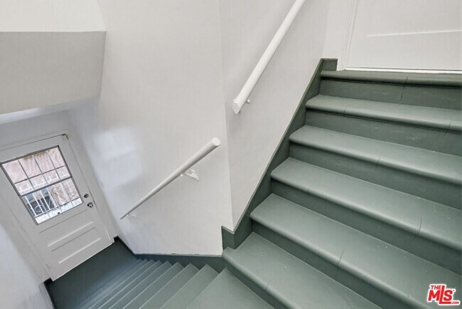 Building Photo - 1255 S Crescent Heights Blvd