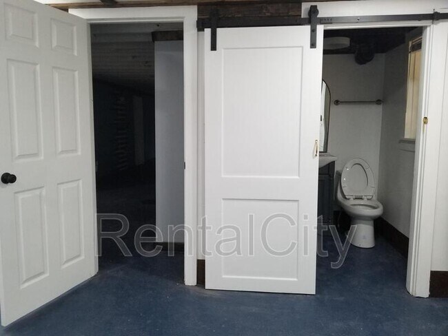 Building Photo - 621 Arlington Ave