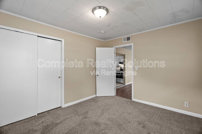 Building Photo - 1132 Redman Blvd