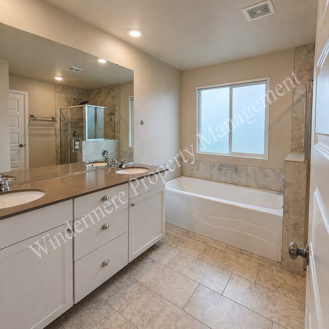 Building Photo - Spacious 4 Bedroom Home with Gas Fireplace, Office Space & 2-Car Garage!