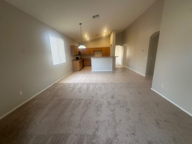 Building Photo - Single level 4 bedroom home in Chandler, w...