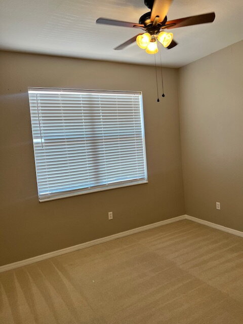 Building Photo - Spacious 3BR/2.5BA Townhome in Bella Terra...