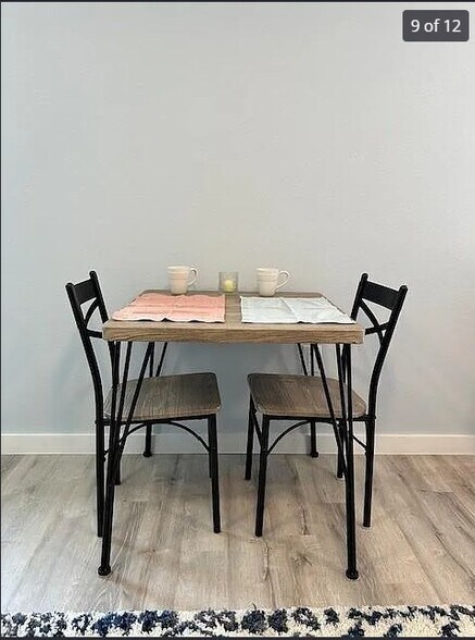 Building Photo - 3219 Roscoe Ave