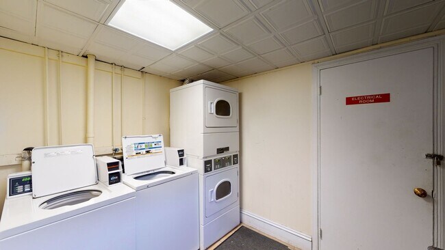 Building Photo - Cozy Allston 1 Bed