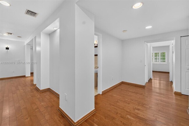 Building Photo - 1237 Aduana Ave