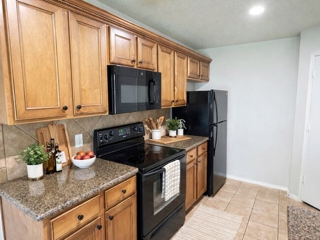 Building Photo - 9620 George Washington Dr