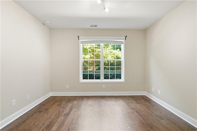 Building Photo - 2270 Tenor Ln