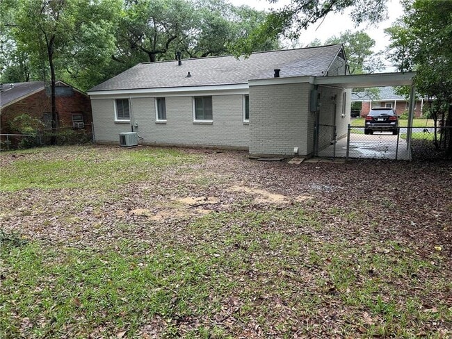 Building Photo - 460 Seabreeze Rd E