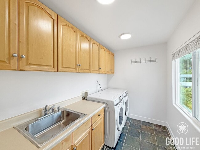 Building Photo - Bright 3BD/2BA Single-Family Home in La Mesa with Large Yard, In-Unit Laundry & Spacious Garage