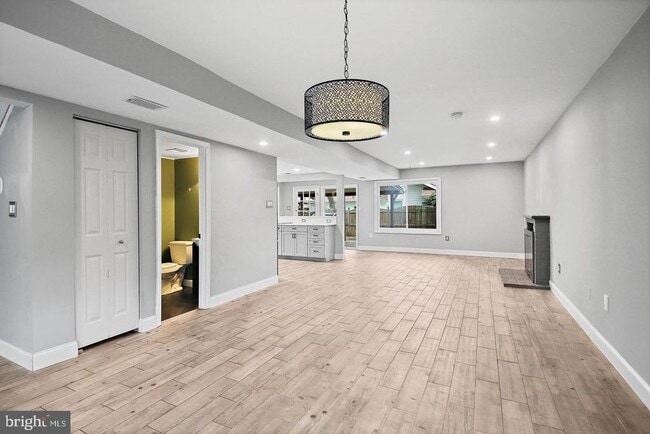 Building Photo - 511 Avondale Dr