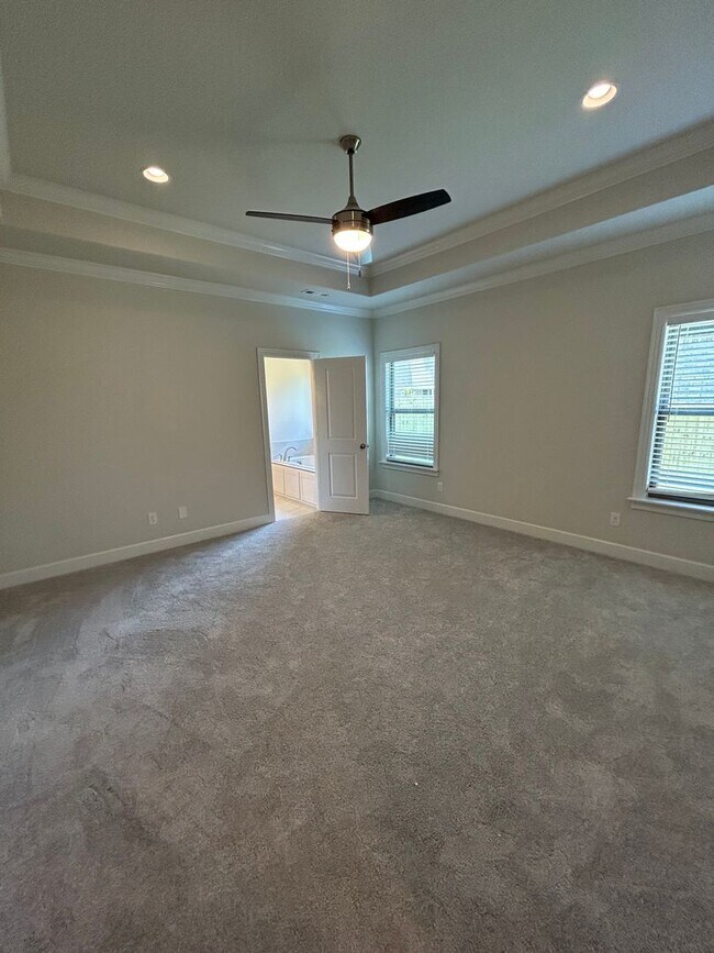 Building Photo - Beautiful Bentonville Home! 4 Bedrooms, 2....