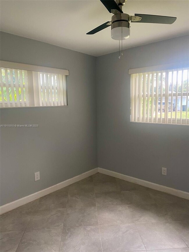 Building Photo - 6255 SW 62nd Ct