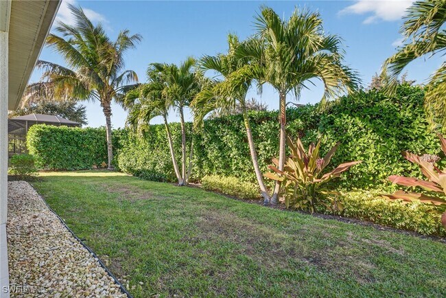 Building Photo - 24920 Divot Dr