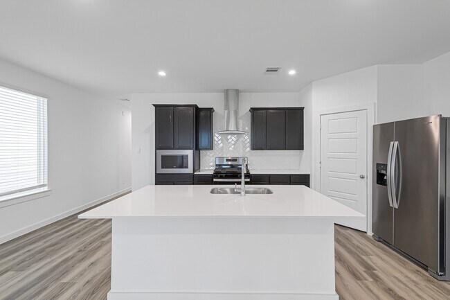 Building Photo - 3002 Crown Gate Dr