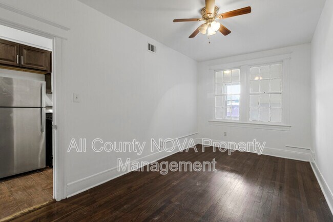 Building Photo - 1719 West Virginia Ave NE