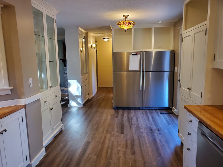 Kitchen - 3430 SW Scholls Ferry Rd