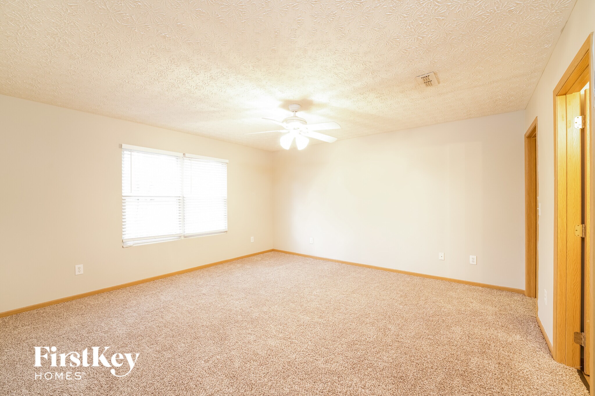 Building Photo - 8333 Mira St