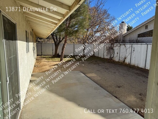 Building Photo - 13871 Deauville Dr