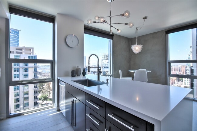 Building Photo - East Village 13th floor condo with panoramic views