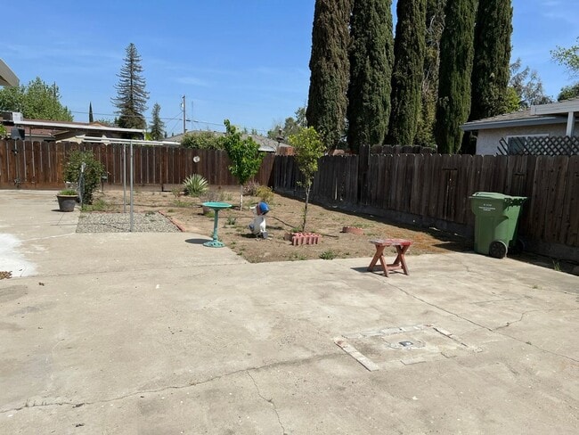 Building Photo - 3-bedroom single story in Turlock!