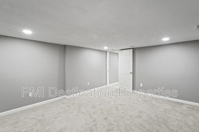 Building Photo - 5513 Hardy Ave