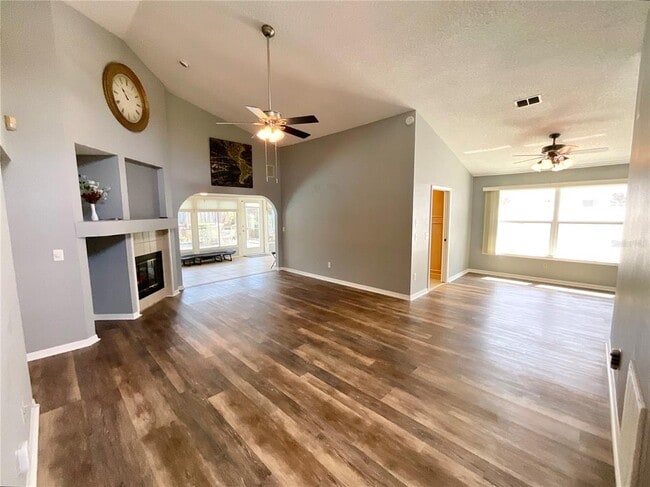 Building Photo - 2913 Longbrooke Way