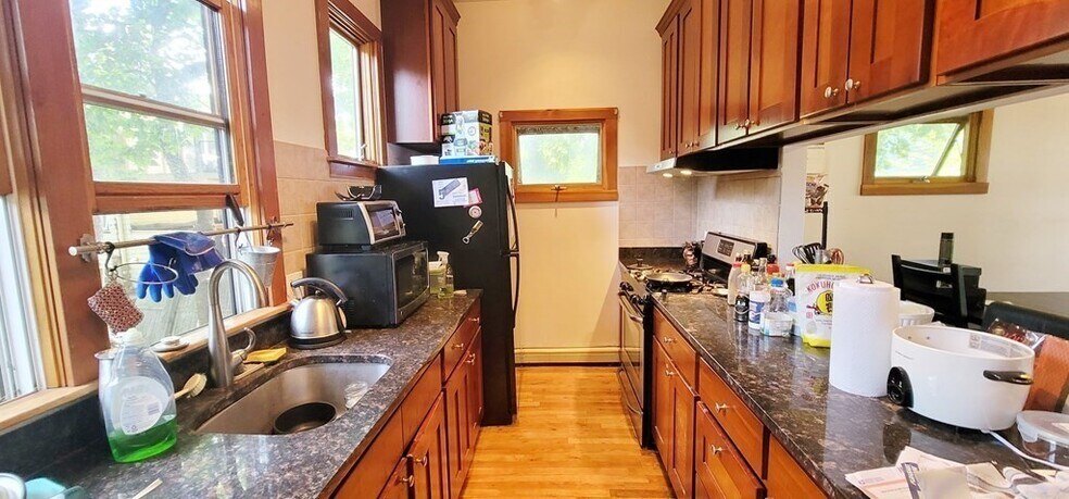 Primary Photo - 150 Allston St