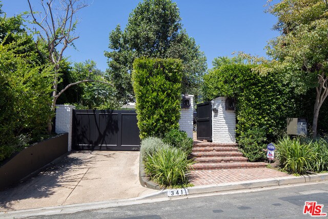 Building Photo - 341 N Cliffwood Ave