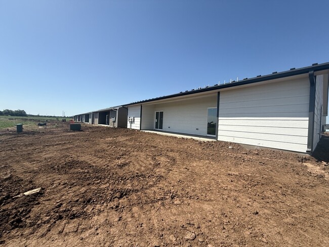 Building Photo - 2000 N Reece Ct