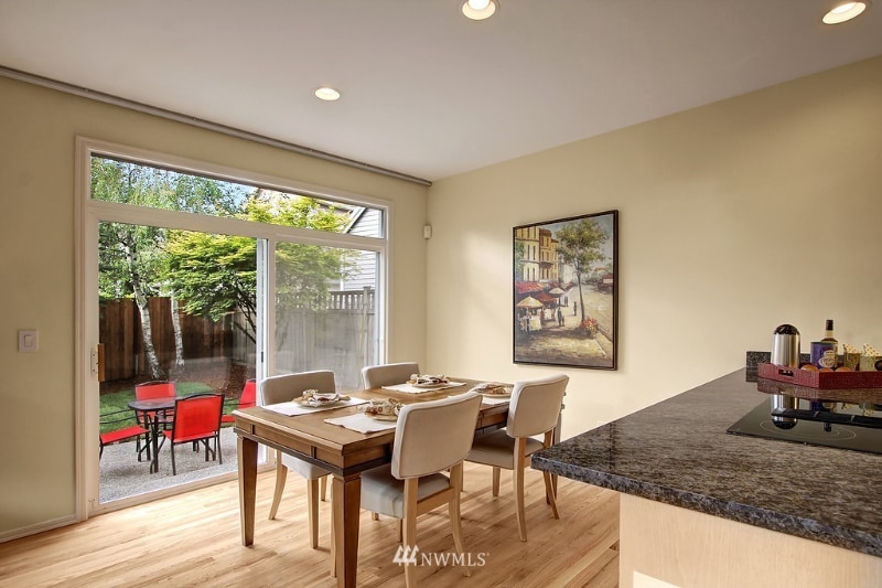 Building Photo - 4220 252nd Ave SE