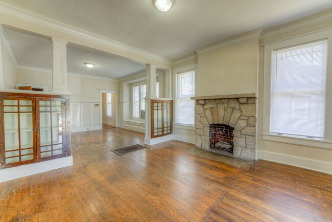 Building Photo - Rent reduced! Move-in special - 1/2 off Fi...