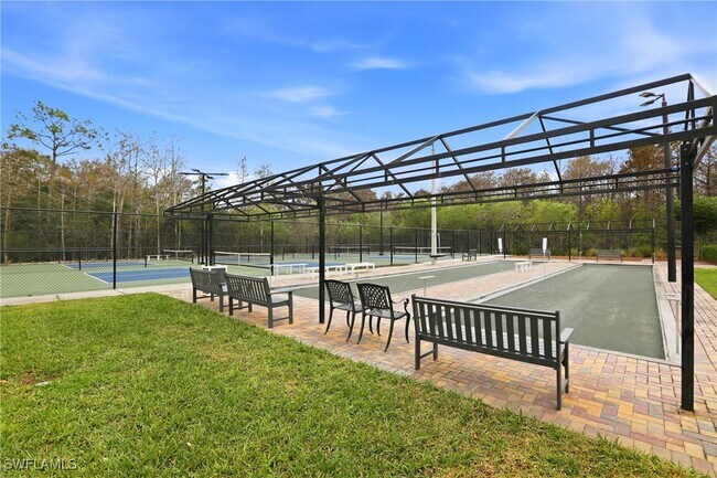 Building Photo - 7300 Glenmoor Ln