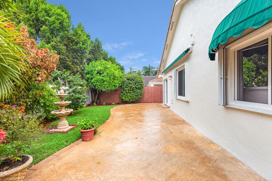 Building Photo - 5334 NW 111th Ct