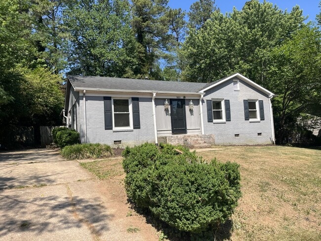 Building Photo - 5933 North Hills Dr