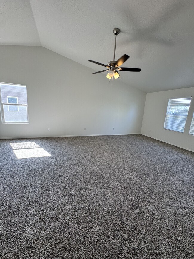 Building Photo - 306 W Wood Owl Dr