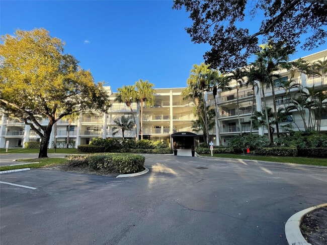 Building Photo - 16141 Blatt Blvd