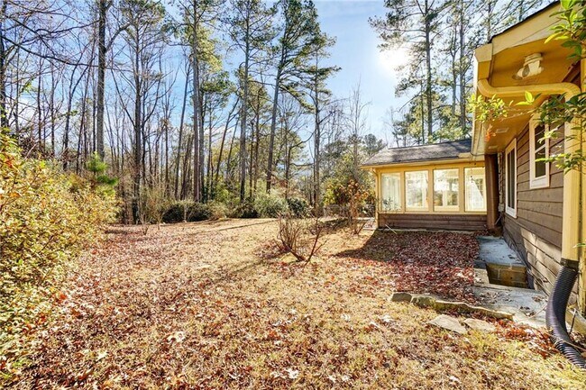 Building Photo - 648 Cativo Dr SW