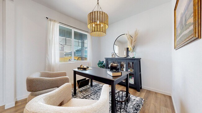 Building Photo - Like New Home W/ 3 Bed, Office, & Loft
