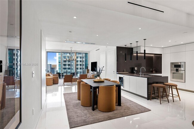 Building Photo - 300 Biscayne Blvd Way