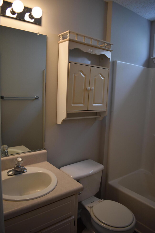 Building Photo - 4420 Summerlin Dr
