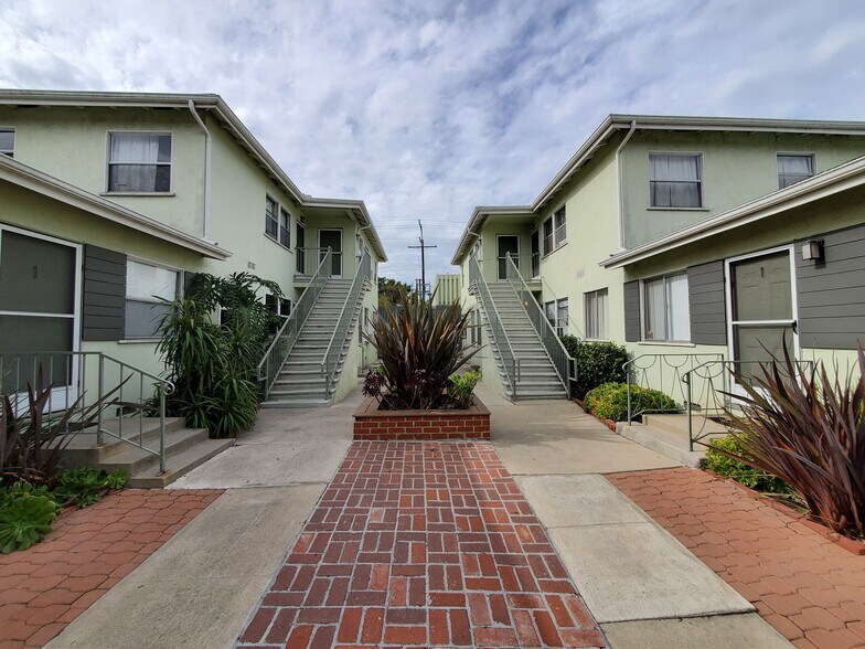 Primary Photo - 17905 Crenshaw Blvd